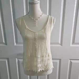 Cream Lace Buttoned Sleeveless Tank Top